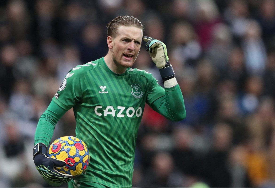 Villa could replace Martinez with Pickford