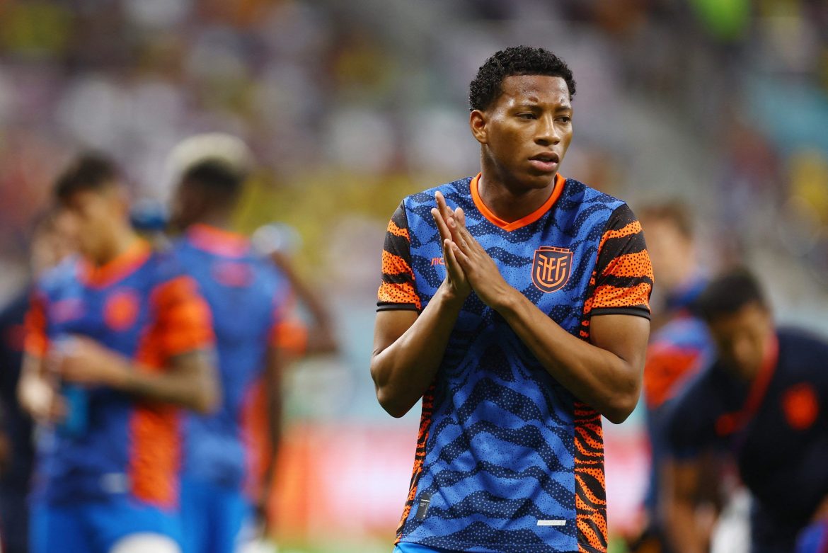 Leeds could sign new Hernandez in Plata