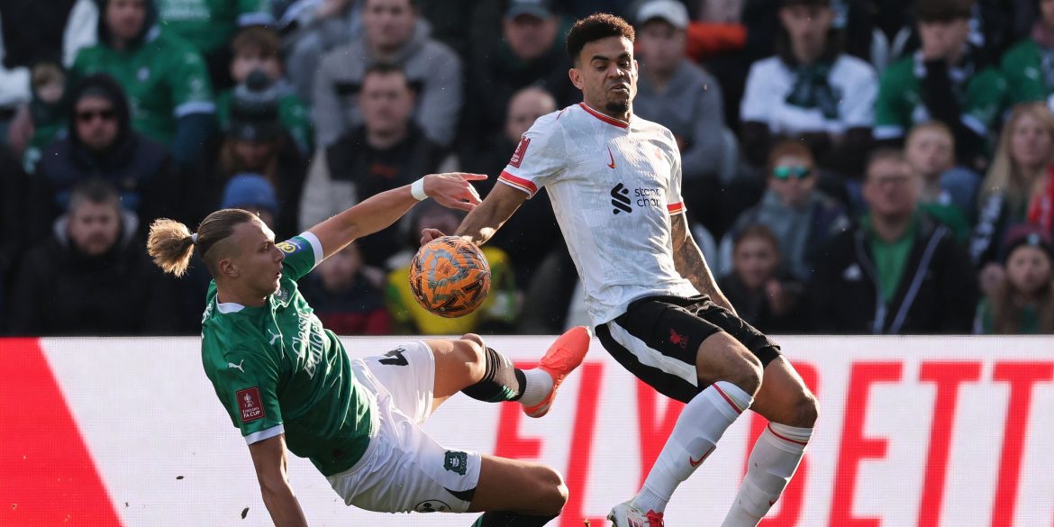 Not just Diaz: Slot must now drop 5/10 Liverpool star who looks unfit